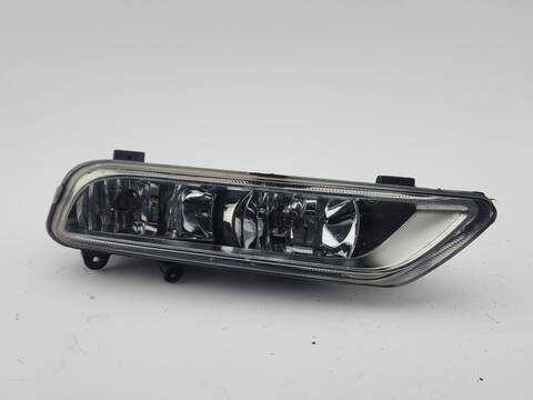 Faro Antiniebla Delantero Derecho Volkswagen Passat HIGHLINE BLUEMOTION 140CV 103KW