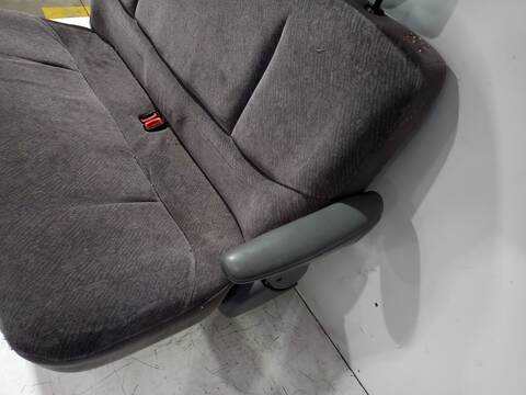 Foto 2ª: Asientos Traseros Chrysler Voyager 2.5 TD FAMILY 116CV 85KW [425CLIRSX] (2000)