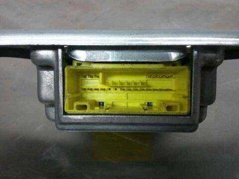 Foto 3ª: Centralita Airbag Mitsubishi Montero 2.8 TD 125CV 92KW (1991)