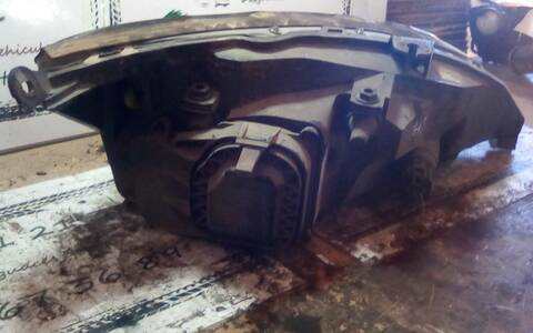 Foto 3ª: Faro Izquierdo Ford Focus FYDH BERLINA (1998)