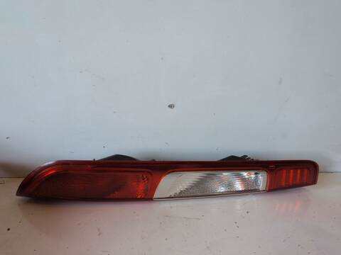 Foto 3ª: Piloto Trasero Izquierdo Ford Focus AMBIENTE D) 101CV (2005)