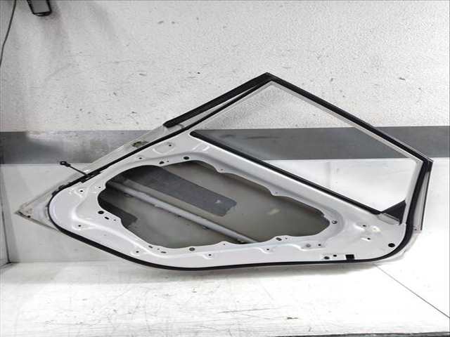 Foto 3ª: Puerta Trasera Derecha Hyundai i40 141 CV 104KW [D4FD]