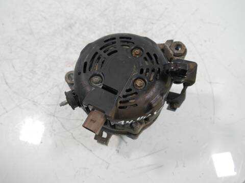 Foto 2ª: Alternador Toyota Hilux 150 - 170 CV [2GD-FTV 2GD] (2017)