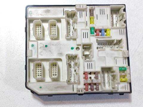 Foto 2ª: Caja Reles Fusibles Renault Master 2.3 DCI 165 FWD FV0P FV0U FV11 FV12) 163CV 120KW FURGONETA [M9T702] (2000)
