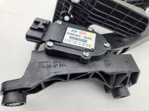 Foto 4ª: Pedal Acelerador Hyundai i40 STYLE 141CV 104KW [D4FD] (2015)