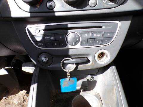 Sistema Audio Radio CD Renault Megane K4M858 III COUPE