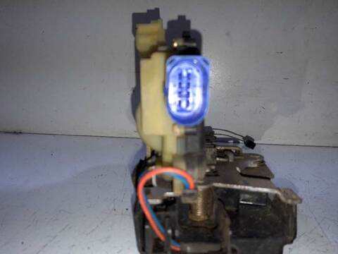 Foto 2ª: Cerradura Puerta Delantera Izquierda Volkswagen Polo 1.4 16V 75CV 55KW [BKY] (2005)