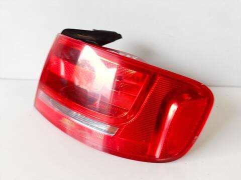 Foto 3ª: Piloto Trasero Derecho Audi A4 S LINE 143CV (2008)