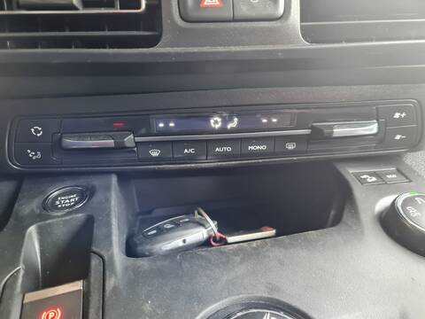 Foto 3ª: Mando Climatizador Citroen Berlingo SHINE M 131CV 96KW [YH01] (2020)
