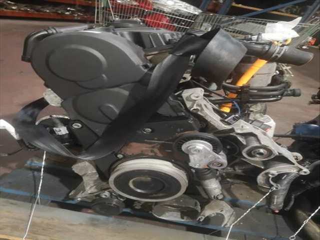 Foto 2ª: Motor Completo Audi A4 AWX BERLINA (2003)