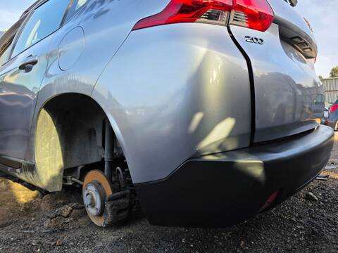 Foto 2ª: Paragolpes Trasero Peugeot 2008 STYLE 82CV 60KW (2015)