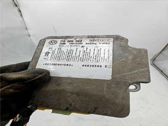 Foto 3ª: Centralita Airbag Volkswagen Touran 1.9 ADVANCE [1.9 LTR. - 77 KW TDI] [BKC]