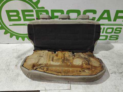 Foto 3ª: Asientos Traseros Nissan Micra 1.2 CAT 80CV 59KW [CR12DE] (2006)