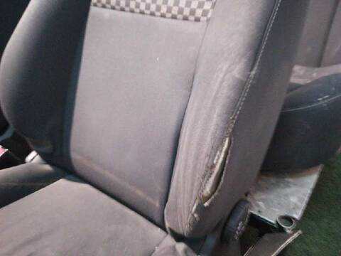 Foto 3ª: Asientos Traseros Renault Megane EXPRESSION BERLINA 110CV 81KW III BERLINA 5 P [K9KA6] (2012)