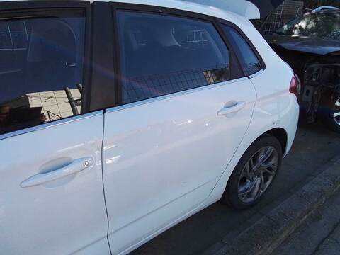 Foto 4ª: Puerta Trasera Izquierda Citroen C4 1.6 HDI FAP 92CV 68KW [9H06] (2015)