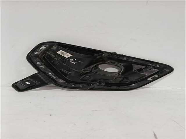 Foto 3ª: Rejilla Delantera Kia Stonic 1.0 T-GDI 101CV [G3LC G3LE] (2017)