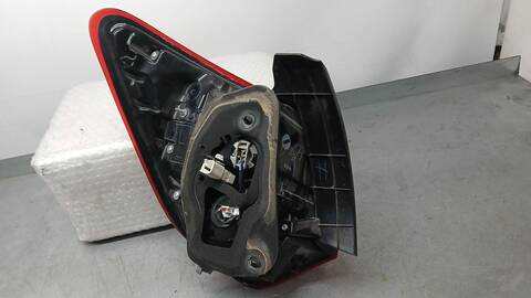 Foto 2ª: Piloto Trasero Derecho Toyota Yaris 1.0 KSP130) 72CV 53KW [1KR] (2020)