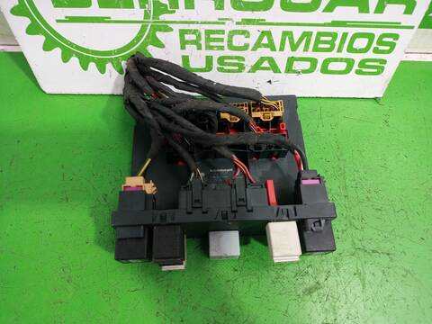 Foto 2ª: Caja Reles Fusibles Volkswagen Passat 2.0 TDI BERLINA 140CV 103KW [BKP] (2006)