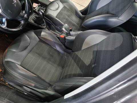 Foto 3ª: Asientos Traseros Peugeot 2008 ALLURE 102CV 75KW [YH01] (2019)