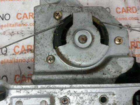 Foto 3ª: Elevalunas Manual Trasero Derecho Renault Megane DYNAMIQUE LUXE 131CV 96KW FAMILIAR II FAMILIAR [F9QE8] (2006)