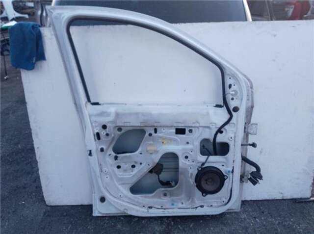 Foto 2ª: Puerta Delantera Izquierda Dacia Dokker 1.5 AMBIANCE [1.5 LTR. - 66 KW DCI DIESEL FAP CAT]