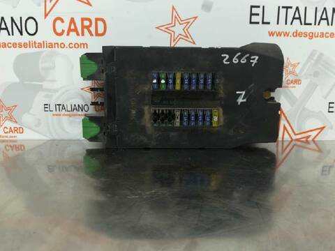 Caja Reles Fusibles Mercedes Sprinter 208 D 901.3/902.371-372) 79CV 58KW