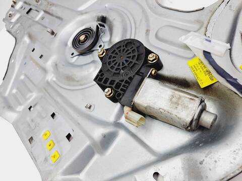 Foto 2ª: Elevalunas Eléctrico Delantero Derecho Kia Cerato 2.0 TD CAT 112CV 83KW [D4EA] (2005)