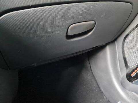Guantera Renault Clio ZEN 89CV 66KW