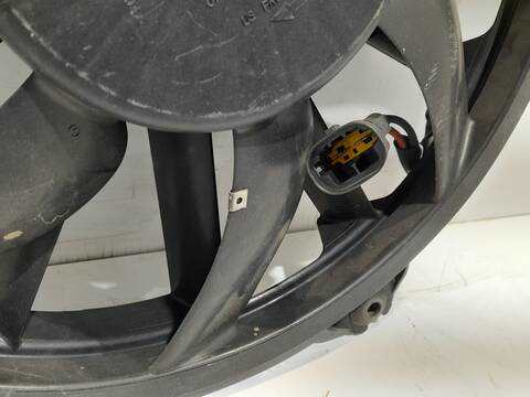 Foto 3ª: Electroventilador Citroen C5 1.6 16V HDI FAP BERLINA 109CV 80KW [9HZDV6TED4] (2010)