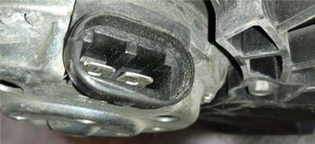 Foto 3ª: Electroventilador Renault Scenic 1.9 CONFORT AUTHENTIQUE [1.9 LTR. - 96 KW DCI DIESEL FAP] (JM)(2003-_) [F9QL8]