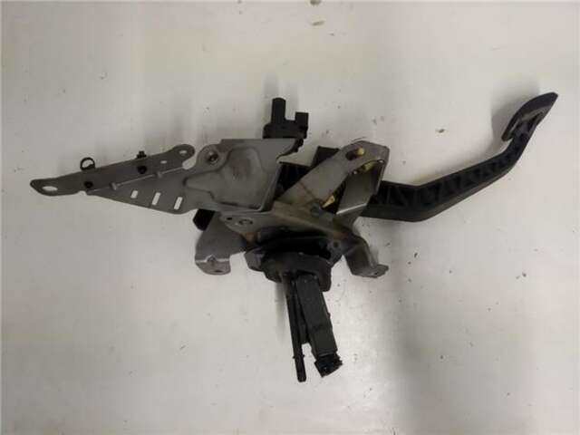 Foto 2ª: Pedal Embrague Ford Kuga 1.5 VIGNALE [1.5 LTR. - 110 KW ECOBOOST CAT] [M8MC]