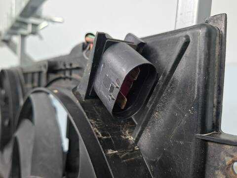 Foto 3ª: Electroventilador Volkswagen Tiguan MOTION 170CV 125KW [CBBB] (2016)