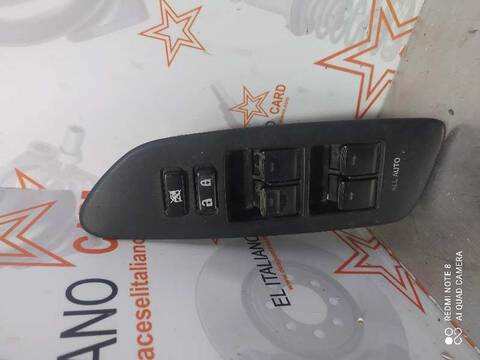 Foto 2ª: Botonera Elevalunas Toyota Auris HYBRID ACTIVE 99CV 73KW [2ZR] (2010)