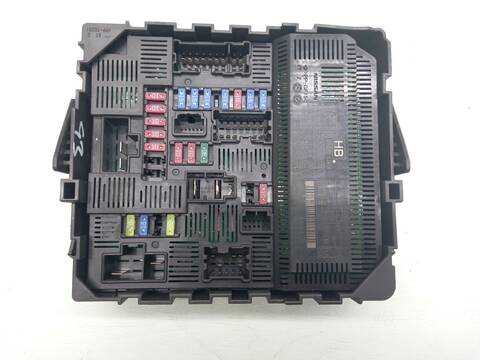 Caja Reles Fusibles Nissan Navara 2.3 DCI 190CV 140KW
