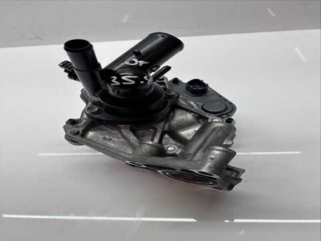 Foto 1ª: Bomba de Agua Toyota Yaris 101 CV 74KW [1NZ-FXE] (2016)