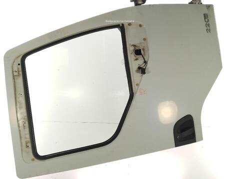 Foto 2ª: Puerta Delantera Derecha Renault Midlum 220.08 (2006)