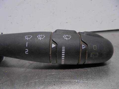 Foto 4ª: Mando Multifuncion Renault Megane 1.9 D AUTHENTIQUE BERLINA 80CV 59KW I FASE 2 BERLINA BA0) [F9Q Q7] (2002)