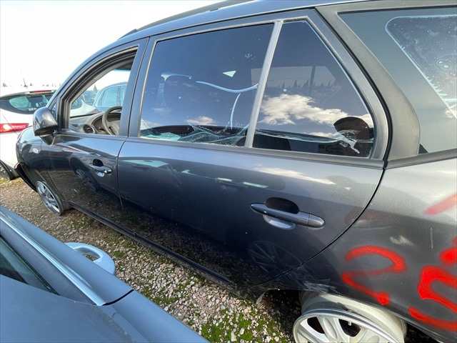 Foto 2ª: Puerta Delantera Izquierda Kia Carens 2.0 D [D4EA-W] (2008)