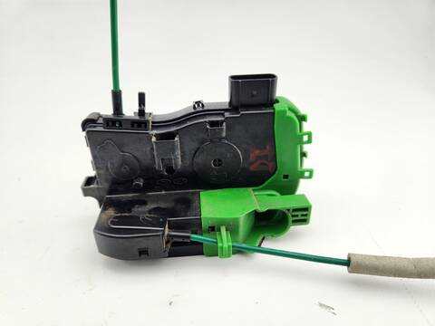 Cerradura Puerta Delantera Izquierda Hyundai i40 STYLE 141CV 104KW