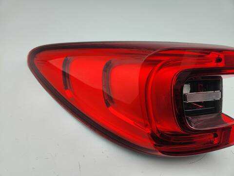 Foto 3ª: Piloto Trasero Izquierdo Renault Kadjar ZEN 131CV 96KW [H5FF4] (2016)