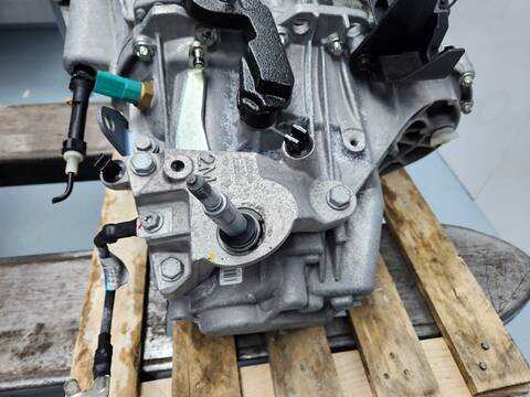 Foto 4ª: Caja Cambios Renault Clio EQUILIBRE 100CV 74KW [K9K876] (2023)