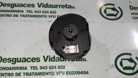 Foto 3ª: Mando Luces Volkswagen Passat ADVANCE 4MOTION 140CV 103KW [BKP] (2006)