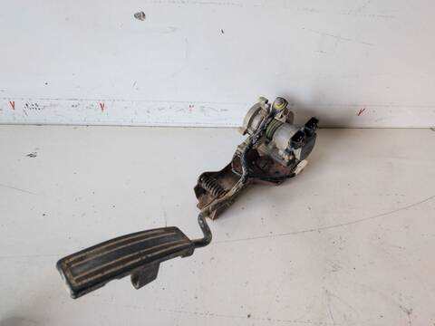Pedal Acelerador Nissan Terrano TD27TI