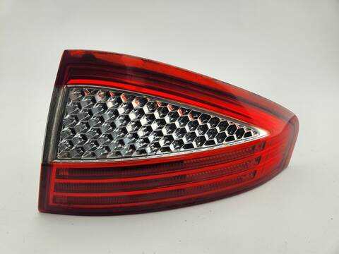 Piloto Trasero Derecho Ford Mondeo GHIA X 140CV 103KW