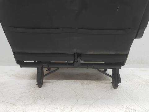 Foto 2ª: Asiento Trasero Central Volkswagen Caravelle T6 TRENDLINE (2015)