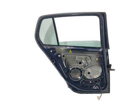 Foto 2ª: Puerta Trasera Izquierda Volkswagen Golf HIGHLINE 2 TDI 140CV (2003)