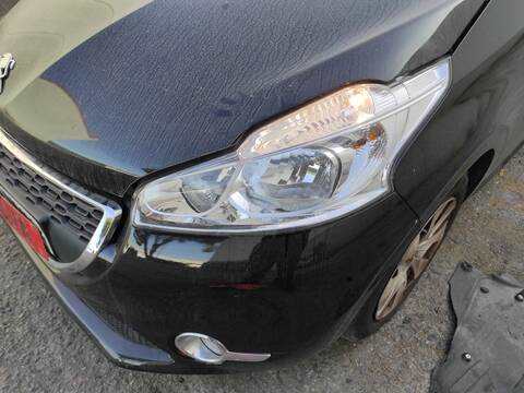 Faro Izquierdo Peugeot 208 ZM01