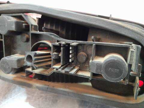Foto 4ª: Piloto Portón Derecho Renault Laguna 2.0 135CV 99KW [F4R J7] (2002)