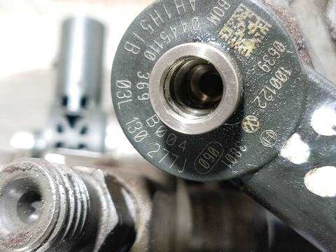 Foto 4ª: Inyectores Volkswagen Golf ADVANCE 140CV 103KW [CFFB] (2010)