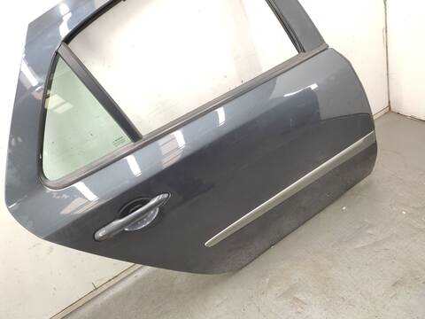 Foto 3ª: Puerta Trasera Derecha Renault Laguna 1.9 DCI BG1A BG1V) 130CV 96KW [F9Q758] (2007)